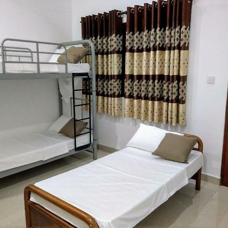 The Kaktus House At Airport Hostel Katunayake Exterior photo