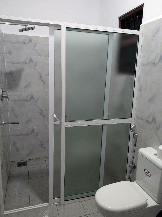 The Kaktus House At Airport Hostel Katunayake Exterior photo