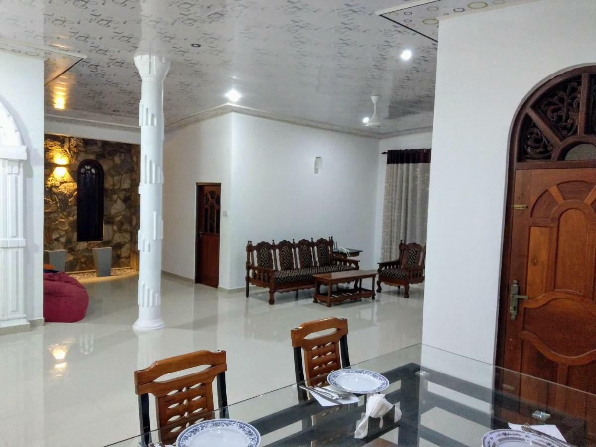 The Kaktus House At Airport Hostel Katunayake Exterior photo