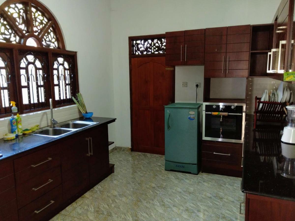The Kaktus House At Airport Hostel Katunayake Exterior photo